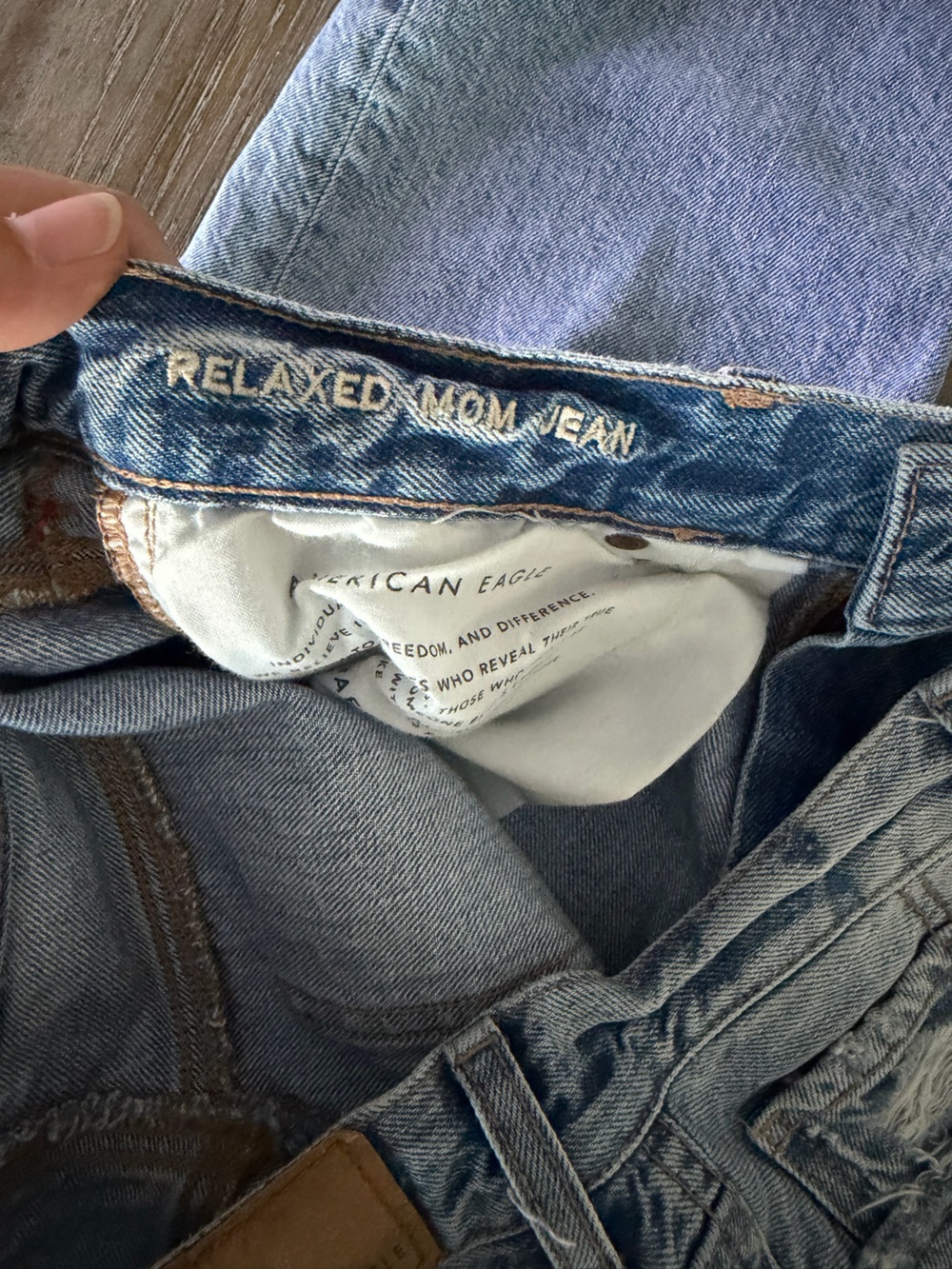 American Eagle Outfitters Light Blue Distressed Relaxed Mom Jeans - Picture 7 of 11